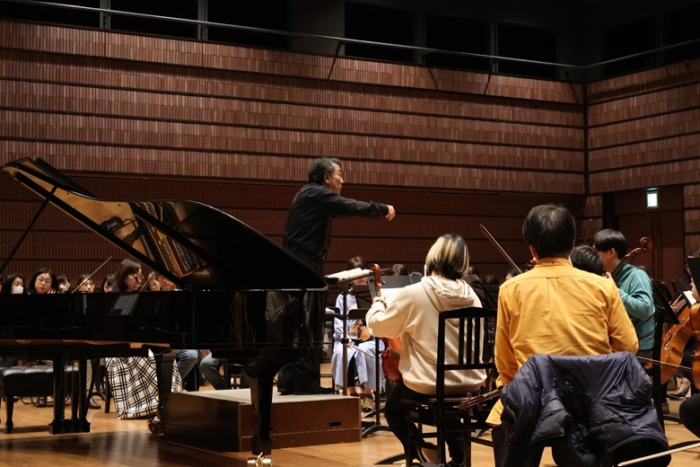 フェニーチェ堺でリハーサル中の大阪交響楽団 　写真提供：大阪交響楽団