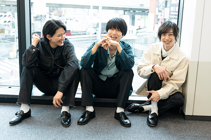 撮影中もずっとおしゃべりが止まらない3人でした！