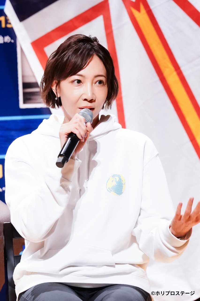 柚希礼音 　　　　　　　撮影：田中亜紀