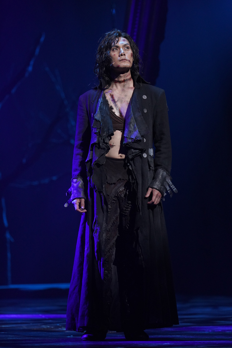 『フランケンシュタイン』より加藤和樹 （写真提供／東宝演劇部）