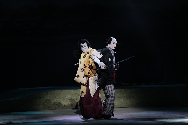 夜の部『大富豪同心』（左より）清少将=坂東巳之助、幸千代=中村隼人