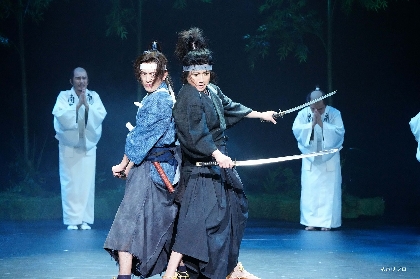 藤原竜也、溝端淳平、吉田鋼太郎らのコメント＆舞台写真到着　蜷川幸雄の追悼公演 舞台『ムサシ』が開幕　