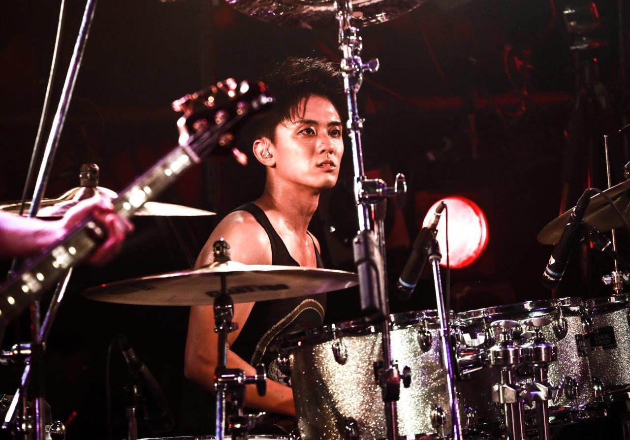 CLØWD 撮影＝Seka