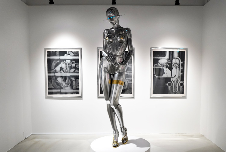 『H.R.GIGER×SORAYAMA』展示風景