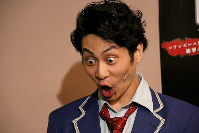 この顔のままシャッターチャンスを作ってくれました（笑）鯨井康介