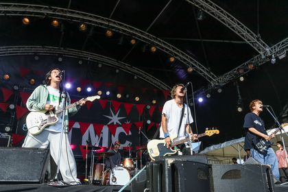 THE FOREVER YOUNG『RUSH BALL 2025』クイックレポートーー「マジで待ち望んどった」待望のステージで魅せた全身全霊のライブ