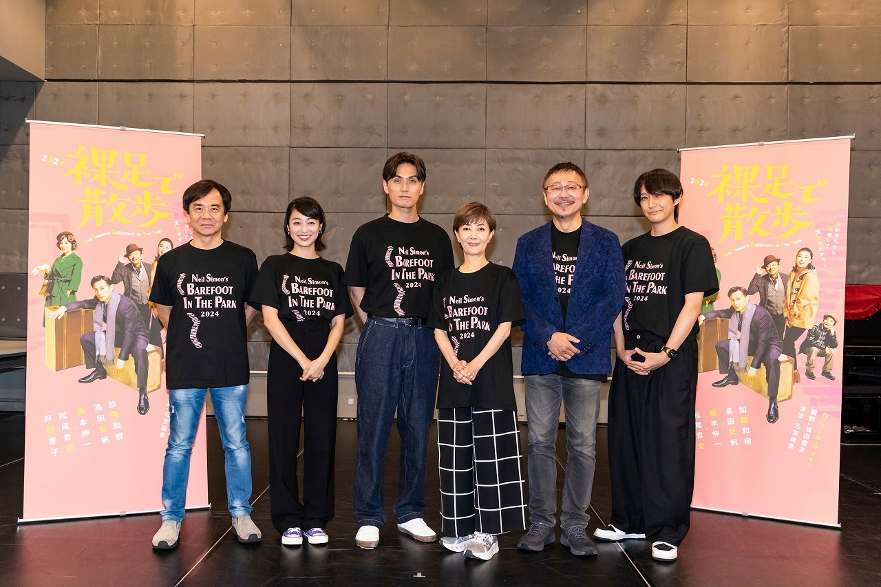 （左から）福本伸一、高田夏帆、加藤和樹、戸田恵子、松尾貴史、元吉庸泰（演出）  　　　　　撮影：岡 千里