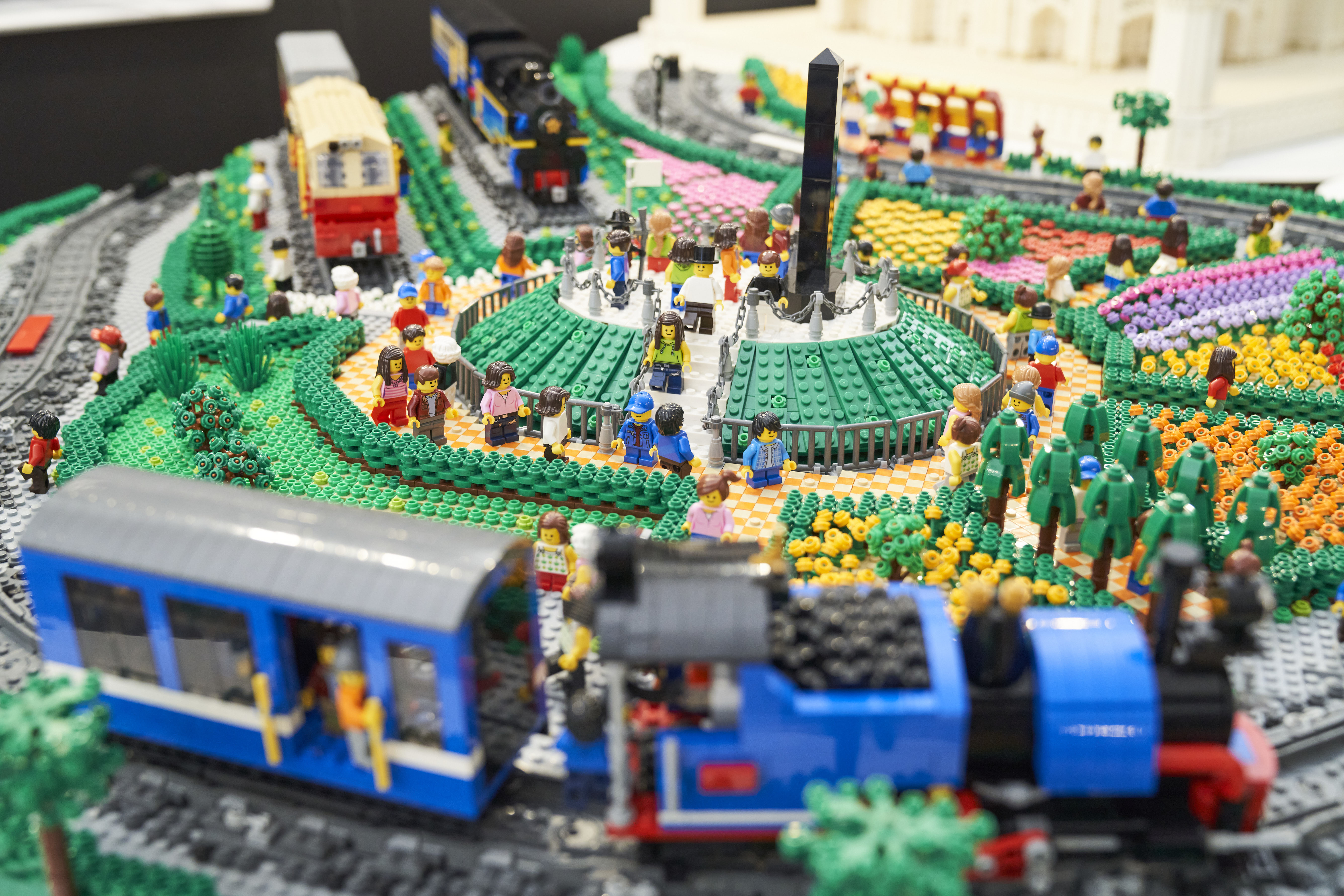 (c)PIECE OF PEACE LEGO,the LEGO logo and Minifigure are trademarks of the LEGO Group.(c)2021 The LEGO Group.