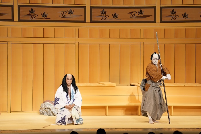 昼の部『極付幡随長兵衛』（左より）幡随院長兵衛=市川團十郎、水野十郎左衛門=尾上菊之助 ／(C)松竹