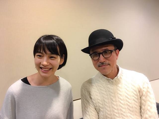 写真左から：のん、高橋幸宏さん