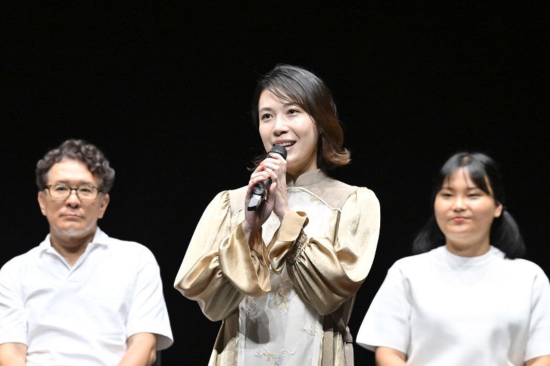 村川絵梨