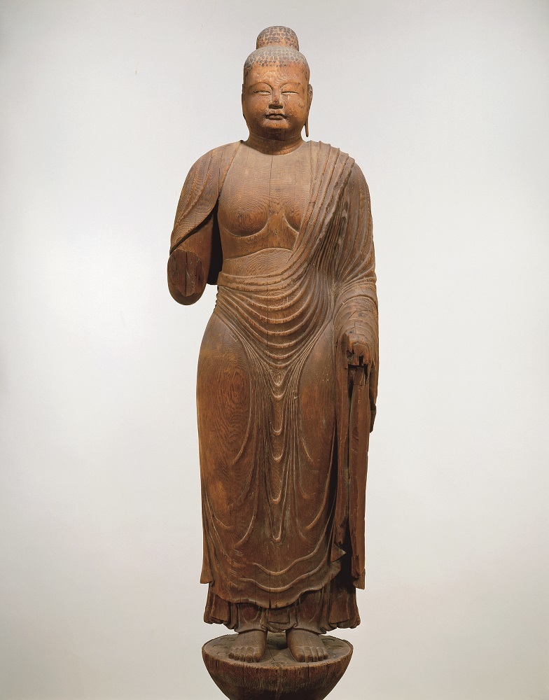 重要文化財 伝薬師如来立像 奈良時代・8 世紀 奈良・唐招提寺蔵（撮影：森村欣司、提供：奈良国立博物館）