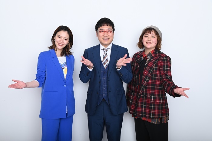 （左から）彩凪翔、山里亮太、天真みちる 　(C)スカパー！