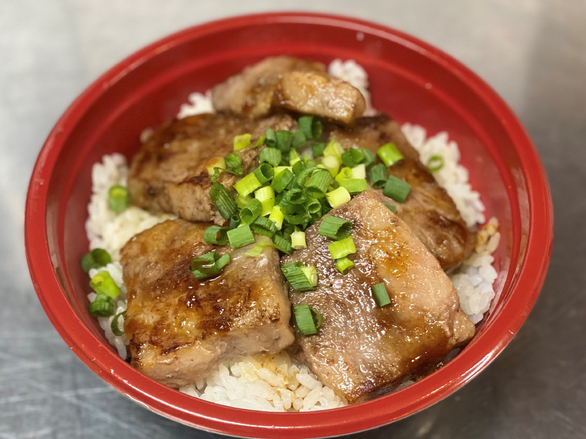 厚切り牛カルビ丼