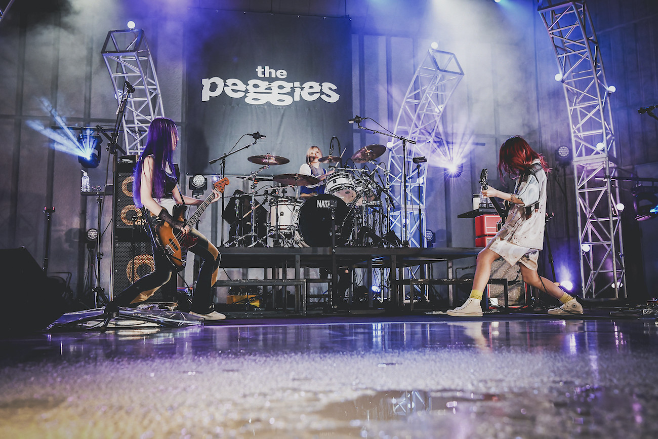 the peggies、初の野音で開催した結成10周年記念ワンマンライブの