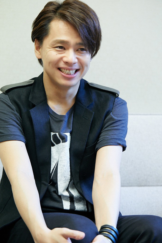 中川晃教 撮影＝岩間辰徳