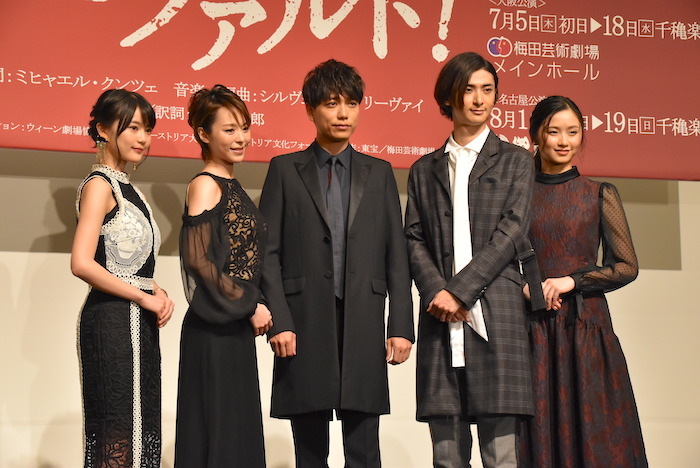 （左から）生田絵梨花、平野綾、山崎育三郎、古川雄大、木下晴香