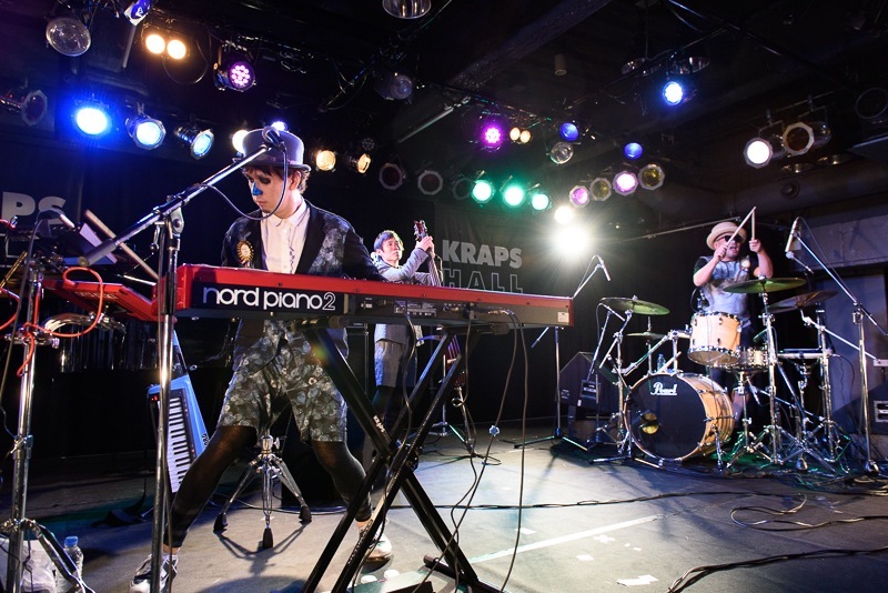 H ZETTRIO