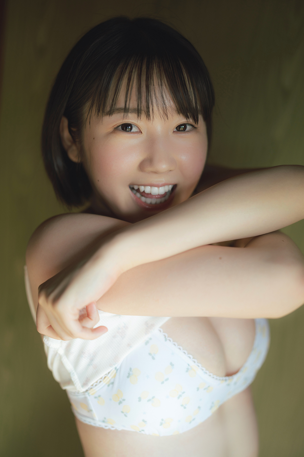 『甲斐心愛 ファースト写真集（タイトル未定）』