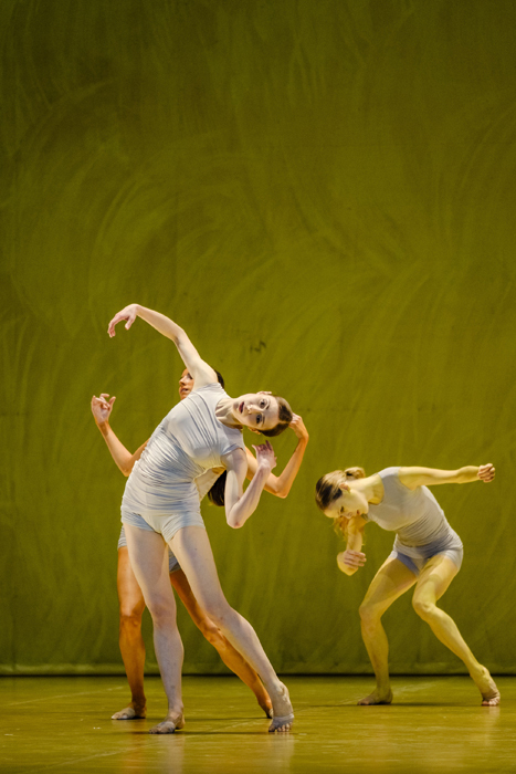『GRAND MIROIR』リディ・ヴァレイユ　photo Agathe Poupeney OPÉRA NATIONAL DE PARIS