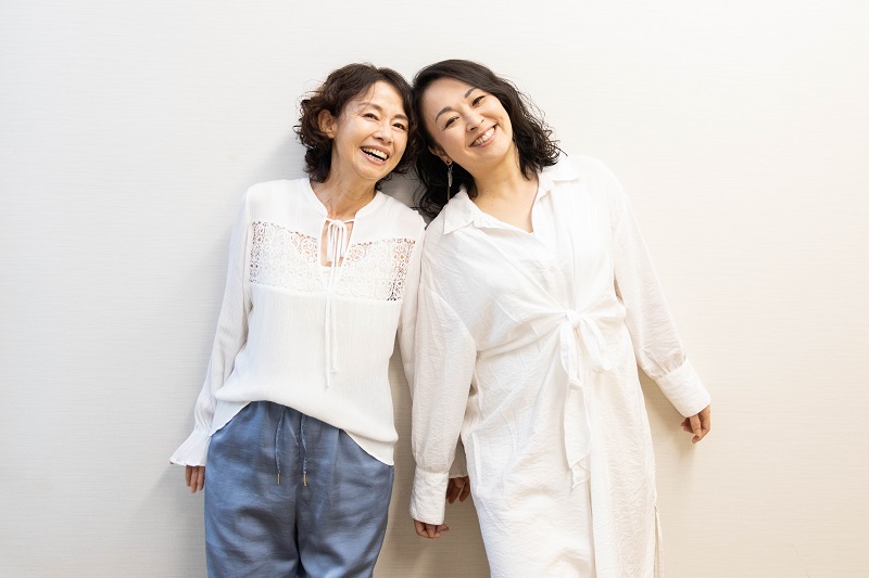 （左から）土居裕子、飯野めぐみ