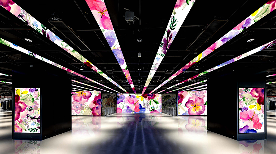 イベント期間中はデジタルサイネージにて『GIANTS FLOWER GARDEN』を開催