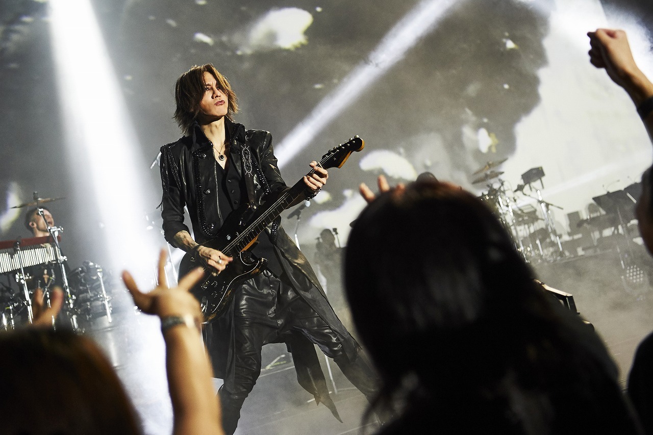 SUGIZO