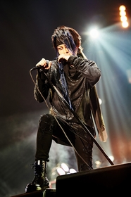 LUNA SEA 12年ぶり“LUNACY”名義の黒服限定GIGに見た、漆黒の世界