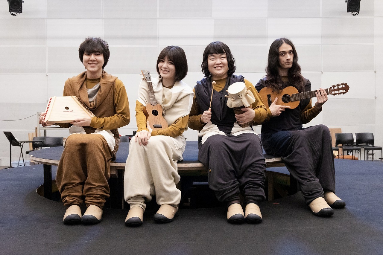 （左から）小日向星一、吉田美月喜、富山えり子、栗原類