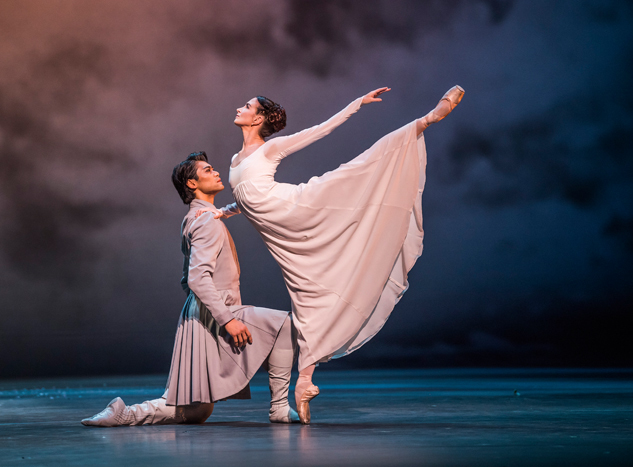 The Winter's Tale. Ryoichi Hirano as Leontes and Lauren Cuthbertson as Hermione （C）ROH,2018.ph.byTristram Kenton 