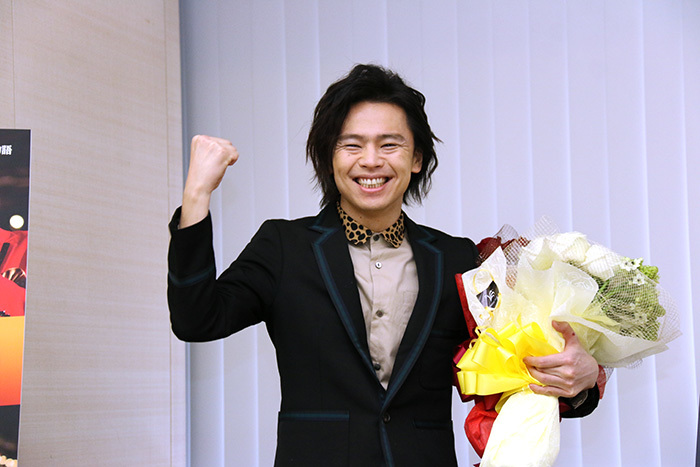 中川晃教