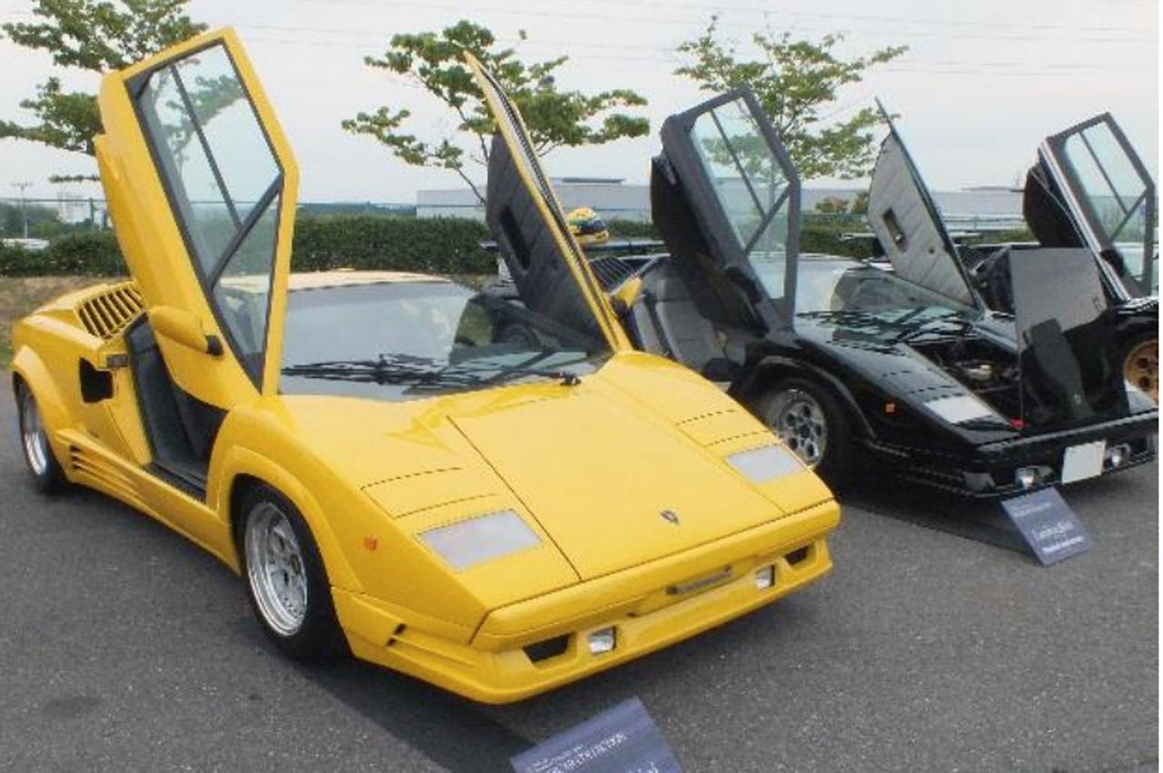 「SUPER CAR COLLECTION」では、あの名車から近年のものまで約20台のスーパーカーが展示