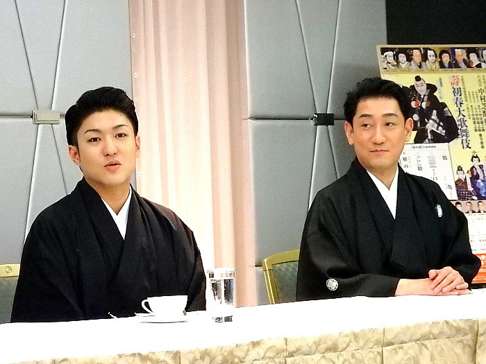 右から、中村芝翫と橋之助