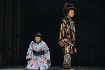 劇団☆新感線、いのうえ歌舞伎『爆烈忠臣蔵～桜吹雪THUNDERSTRUCK』東京公演が開幕　最新舞台写真＆舞台・出演者コメント映像が公開
