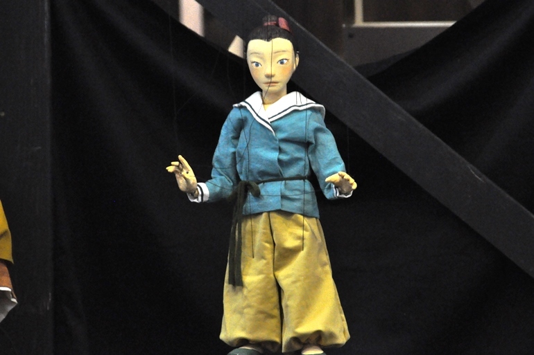 ごくノーマルな人間の人形の一人、『高丘親王航海記』春丸の人形。