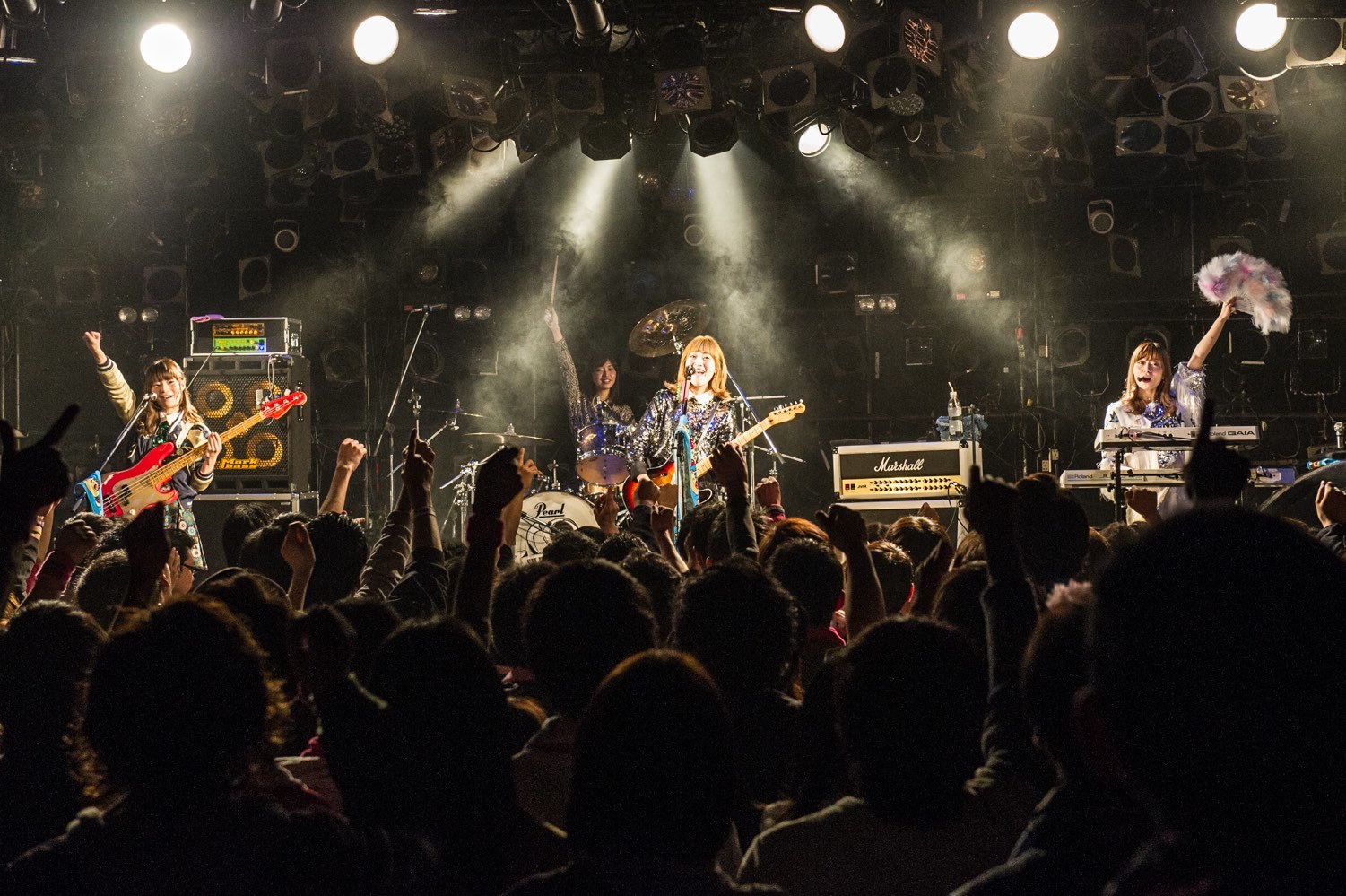 SILENT SIREN、藤本敏史 撮影＝ハタサトシ