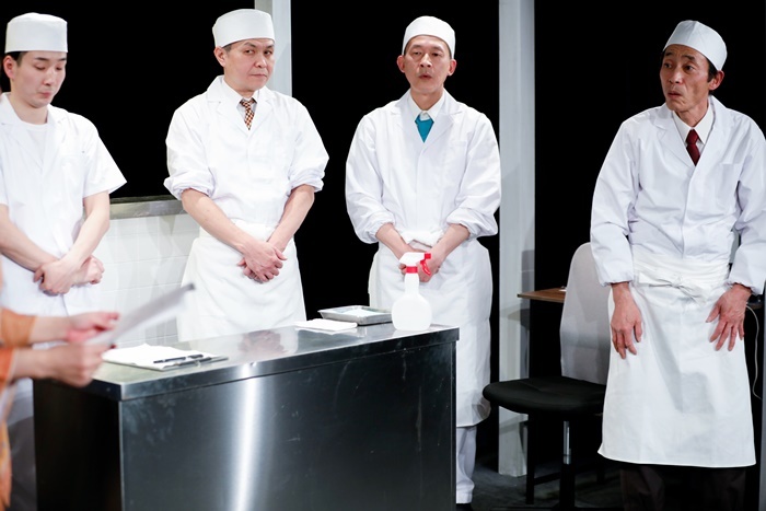 村角太洋が作・演出をした、第19回公演『なにわ ひさ石 本店』（2020年）。 ［撮影］山田徳春（500G lnc）