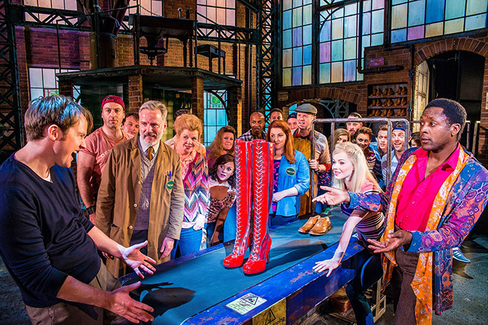ブロードウェイ版「Kinky Boots」舞台写真