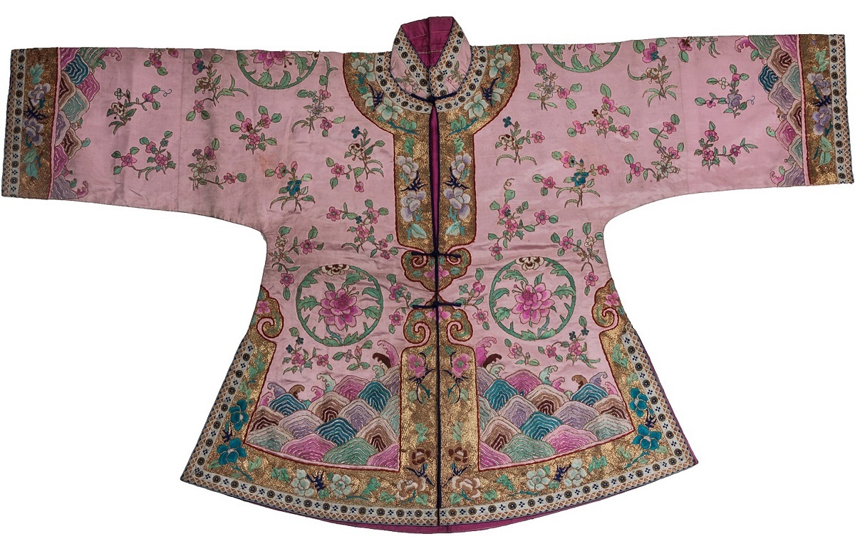 「女性婚服（婚礼服）」清時代　中国・首都博物館蔵