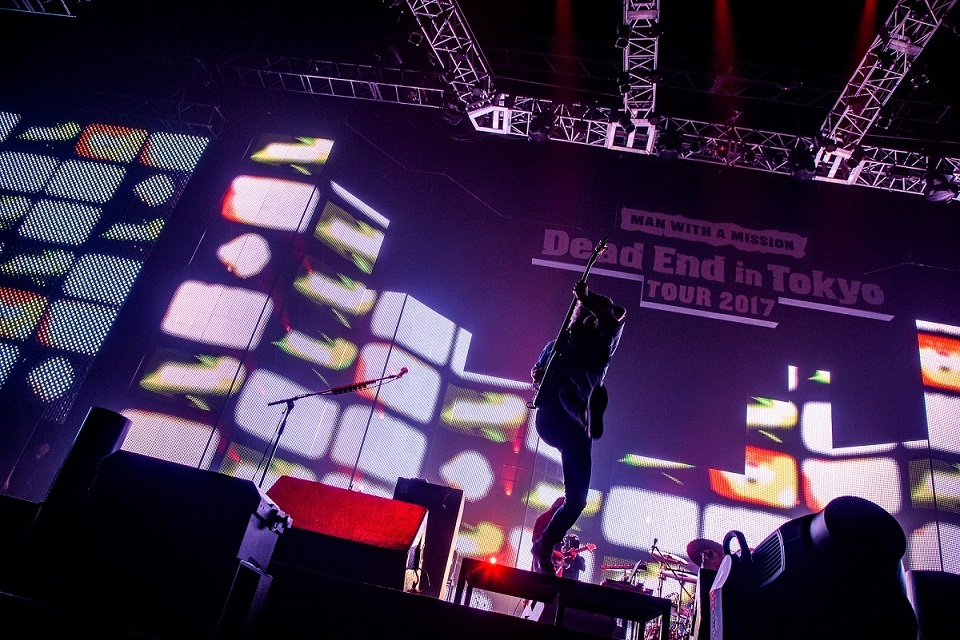 MAN WITH A MISSION 撮影＝Nobuyuki Kobayashi / Daisuke Sakai (FYD inc.)