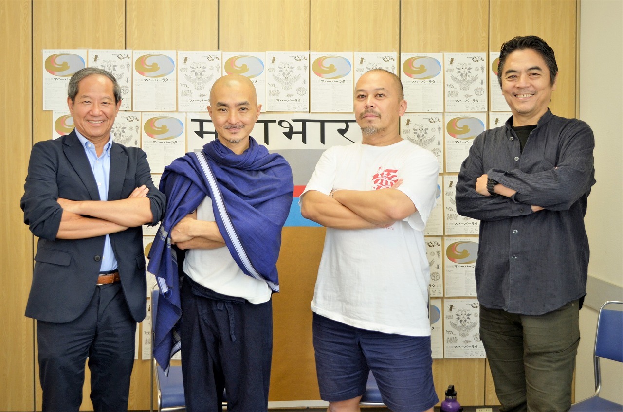 （左から）蓑田秀策、リー・スイキョン、小谷野哲郎、小池博史