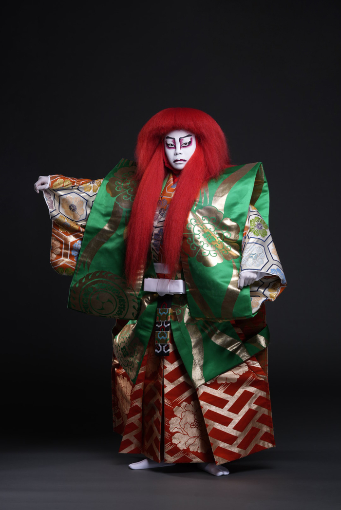 『連獅子』仔獅子の精＝尾上左近