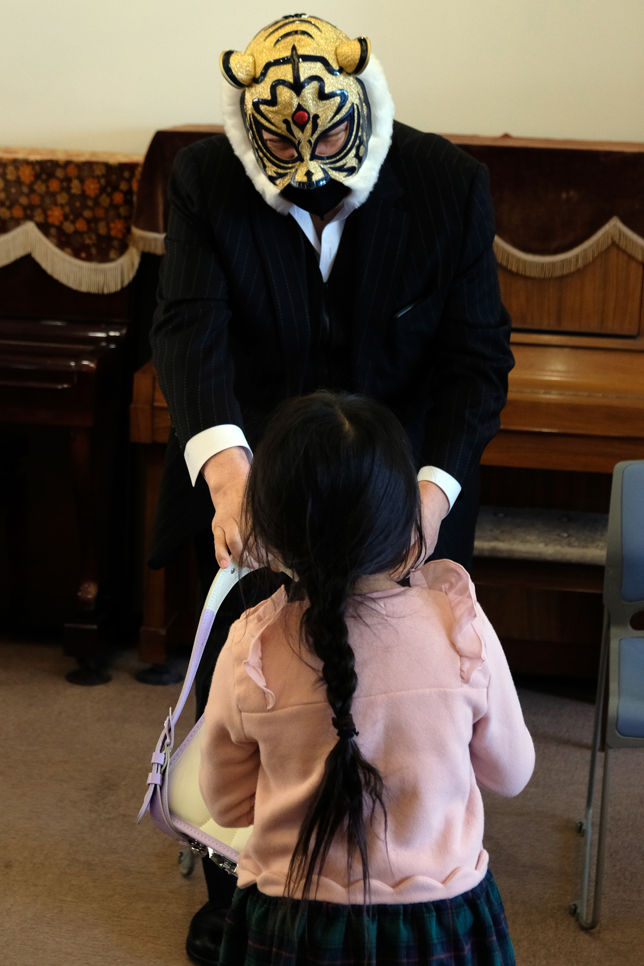代表児童へ贈呈