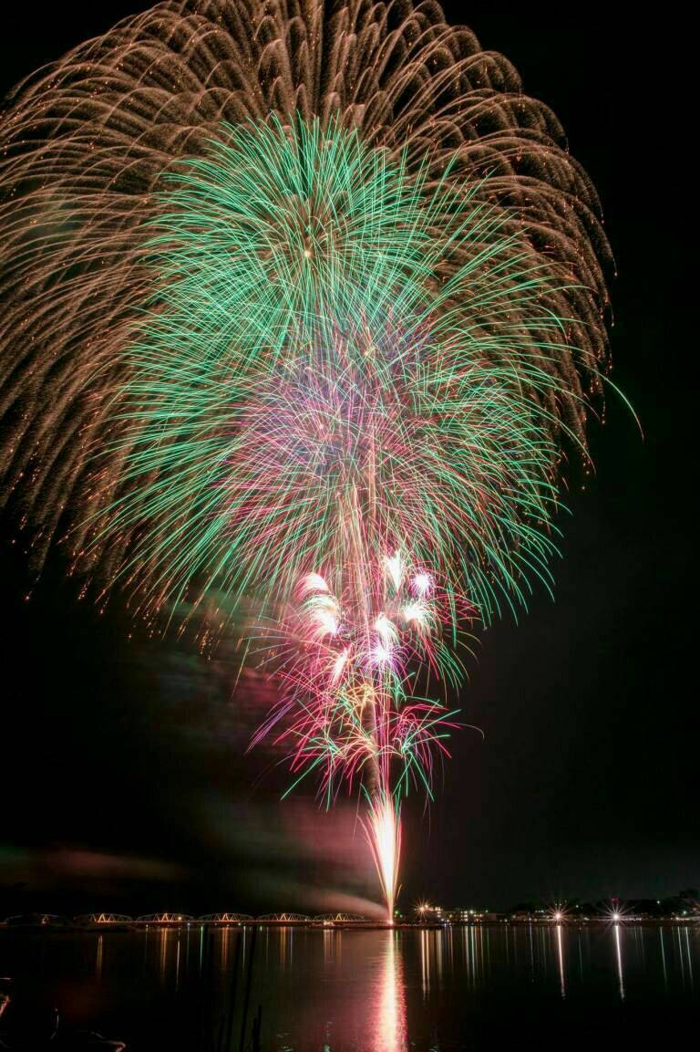 花火大会特集 夏の終わりと秋の始まりを告げる 阿賀野川ござれや花火大会 が8月25日に開催 Spice エンタメ特化型情報メディア スパイス