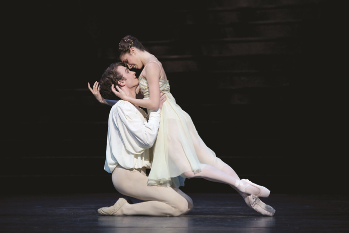 ROMEO AND JULIET. Matthew Ball as Romeo, Yasmine Naghdi as Juliet.  (c) ROH, 2015. Photographed by Alice Pennefather
