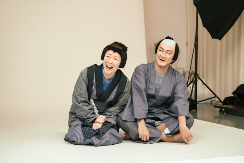 モニターに表示された写真を見て。