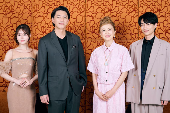 左から込山榛香、金子昇、熊谷真実、木戸邑弥