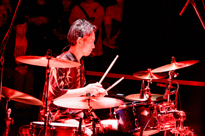 伊地知 潔（ASIAN KUNG-FU GENERATION）のドラミングを間近で堪能できるイベント『360°Panorama Drum Performance 2025』レポート
