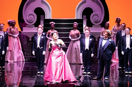 新国立劇場、「シンデレラ」を原作にしたロッシーニのオペラ『チェネレントラ』を無料配信