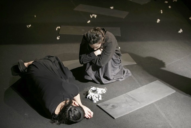 「第27回OMS戯曲賞」大賞を受賞した、コトリ会議『セミの空の空』（2019年）。